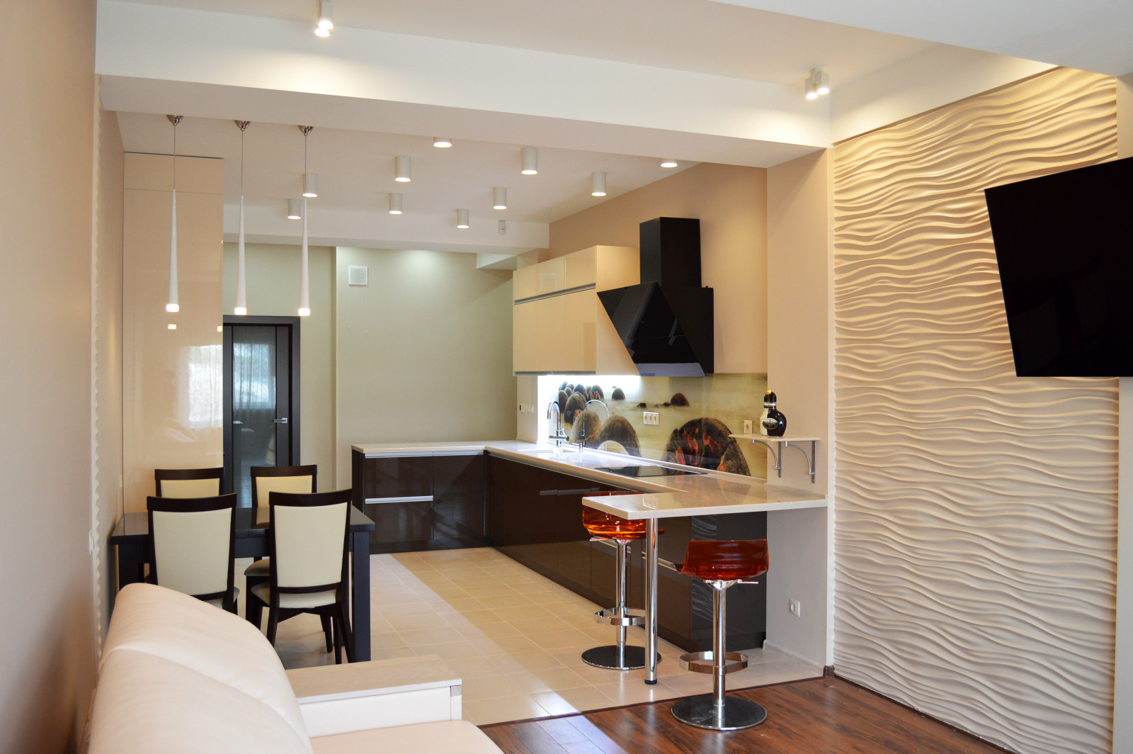 Две квартиры, объединённые в одну