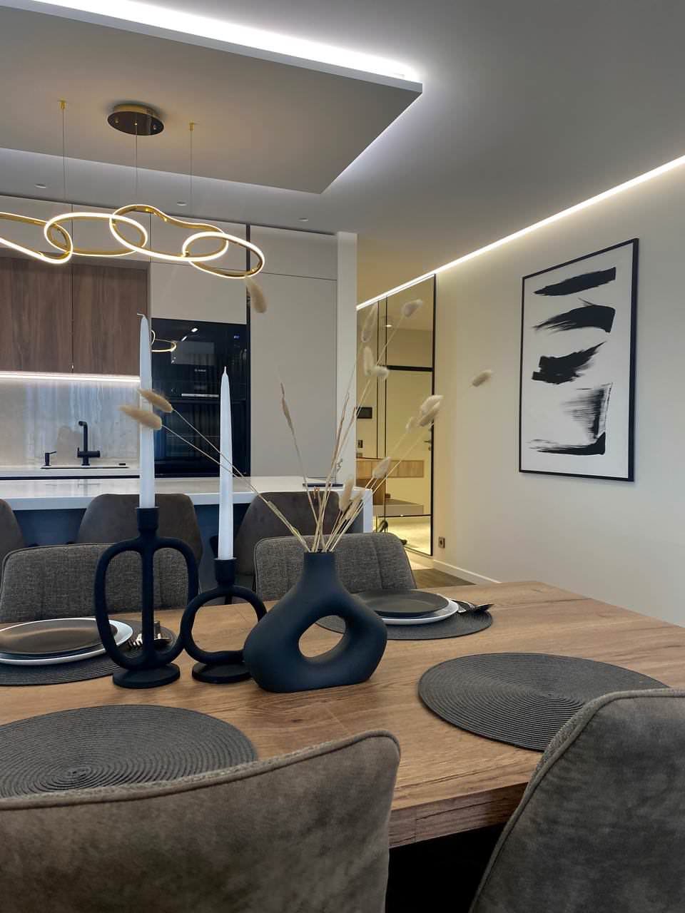 Проект трехкомнатной квартиры в Саратове. Реализация за 6 млн.