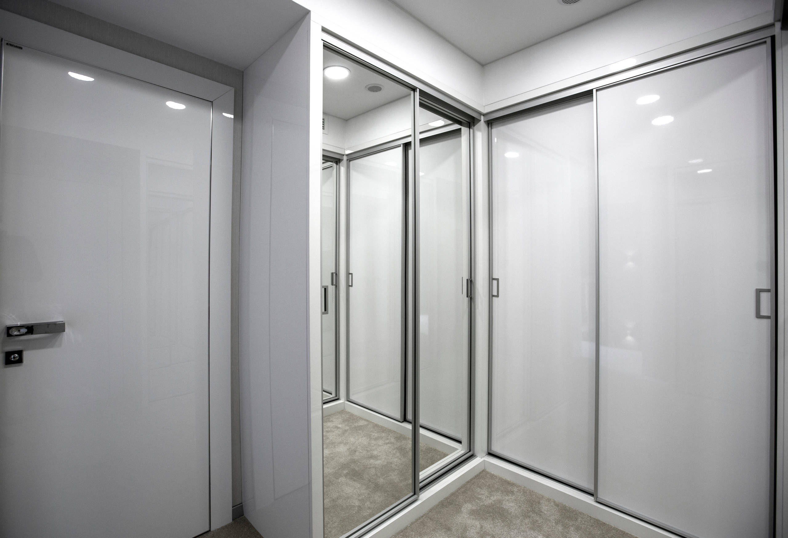 В гостях: Дом, в котором можно плавать по Москве и рыбачить