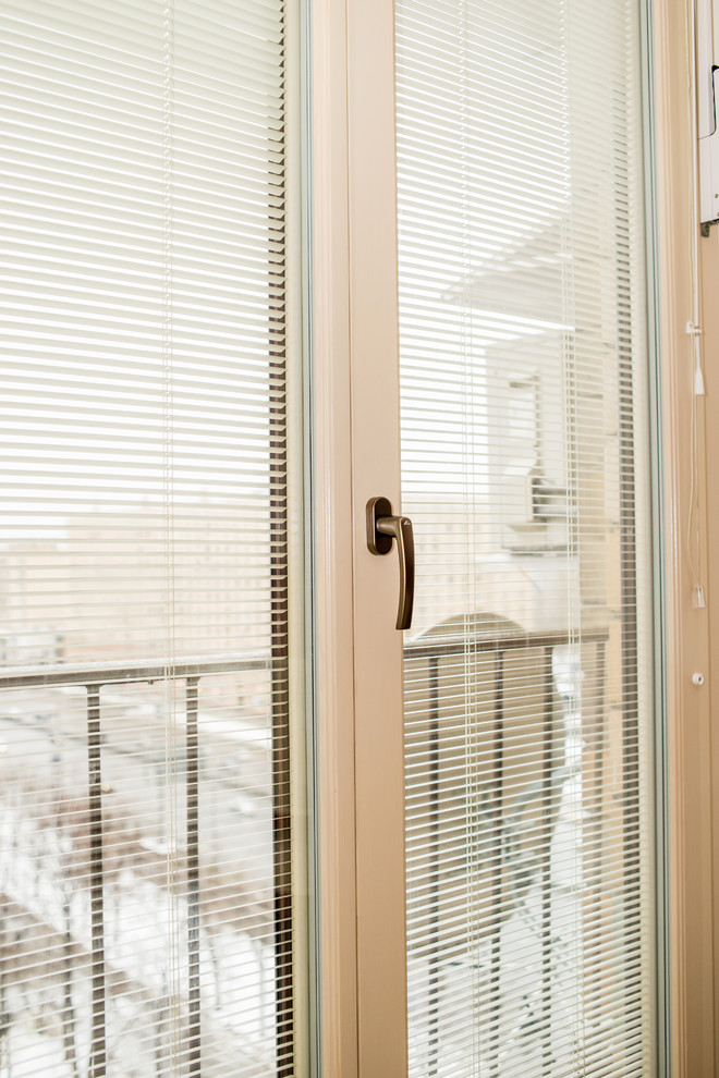 Остекление квартиры пр-т Мира (дерево-алюминиевые окна с жалюзи)