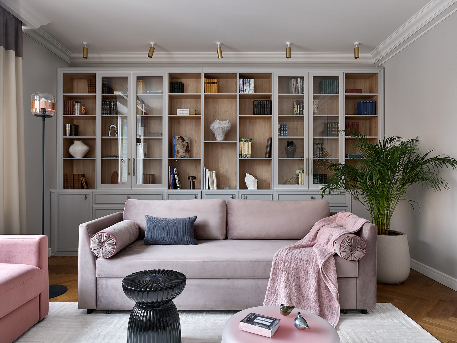 Барометр: гостиные — 16 ярких летних проектов 2022