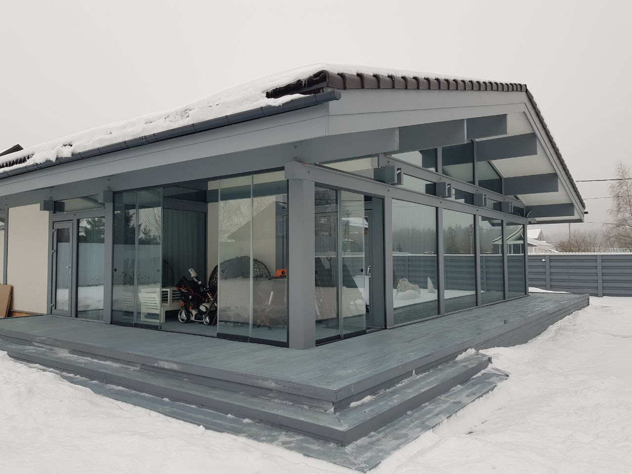 Обложка проекта: Безрамное остекление беседки