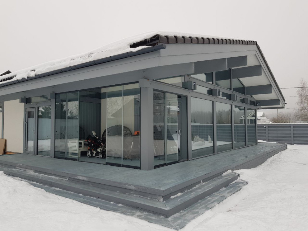 Обложка проекта: Безрамное остекление беседки