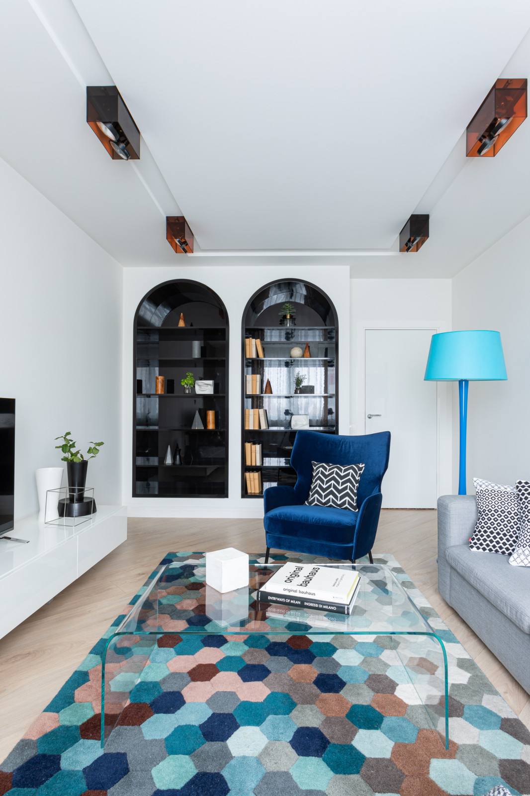 Когда интерьеру уже 5 лет, но возраст его не портит)