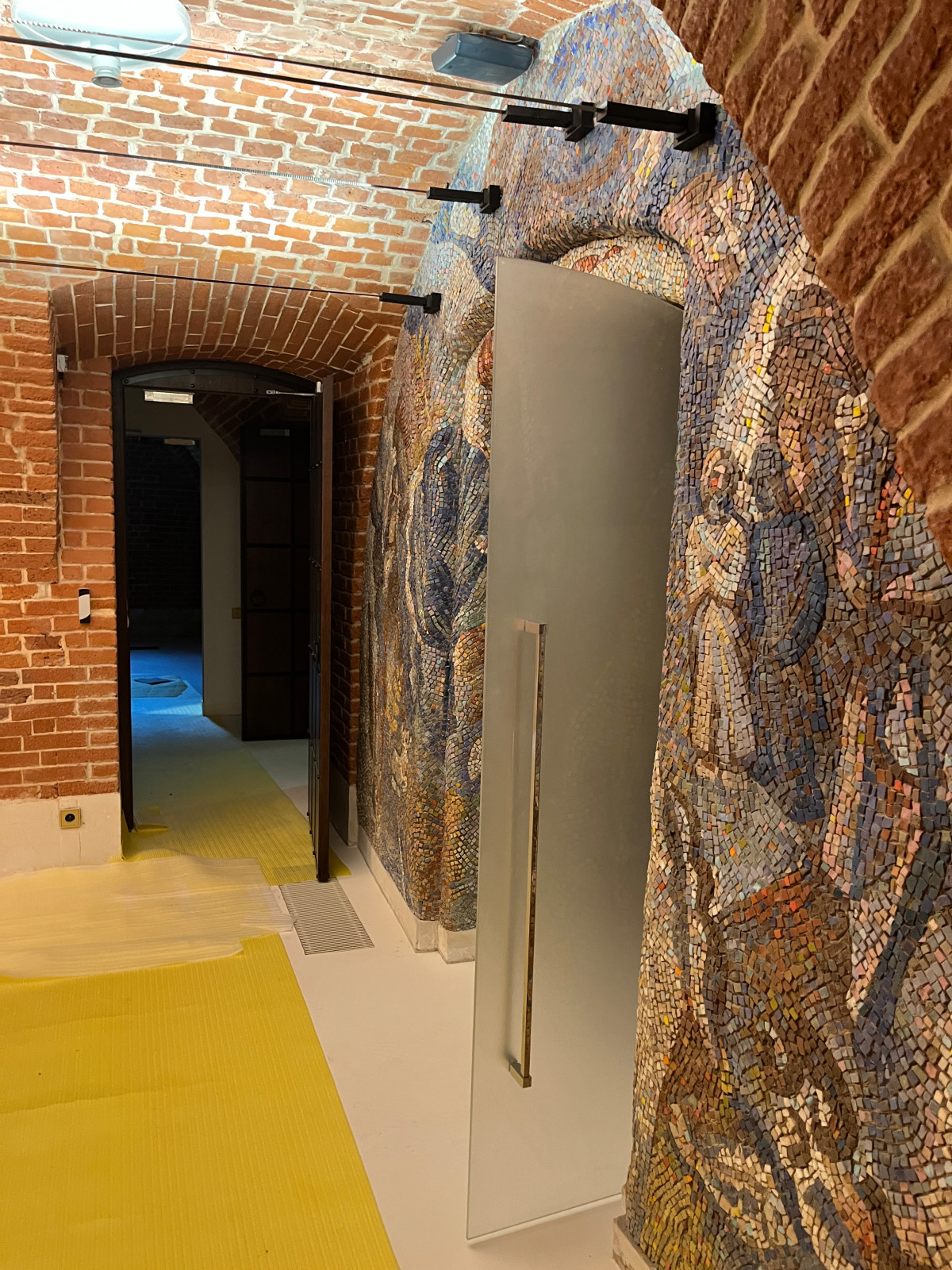 Стеклянные двери