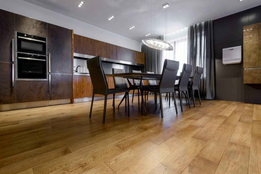 Массивная доска "BEARMADE" в брутальной квартире по проекту Риты Лессинг