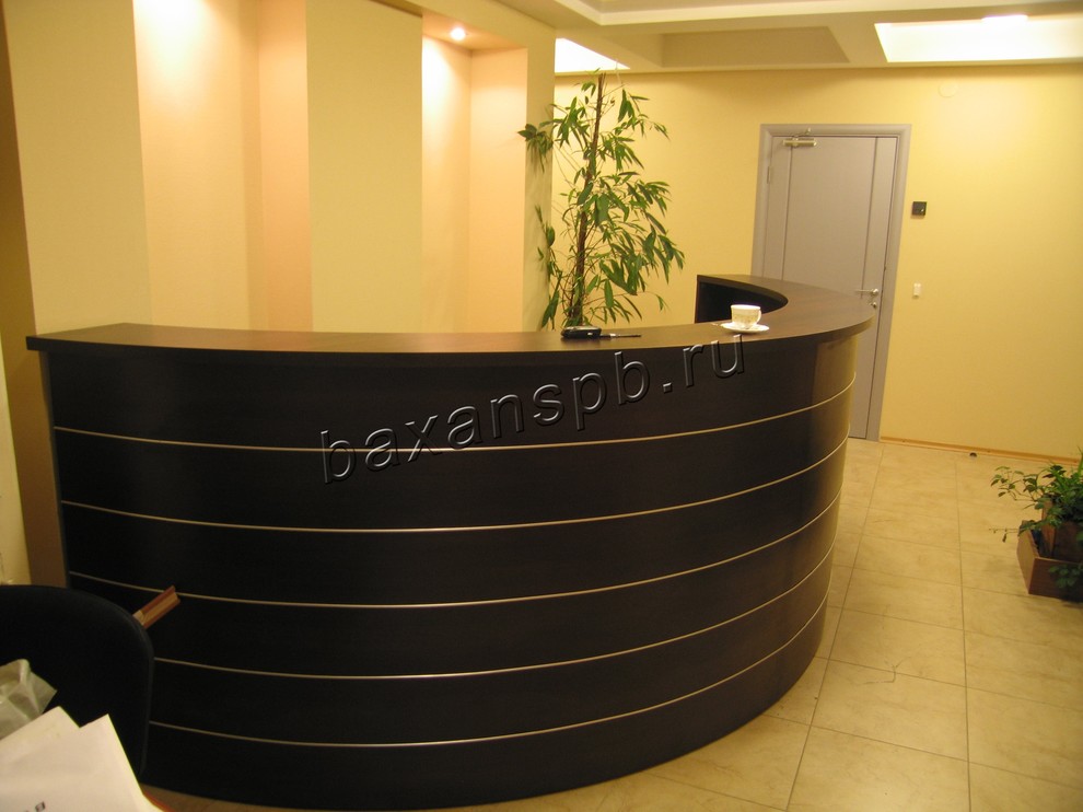 Стойки ресепшн