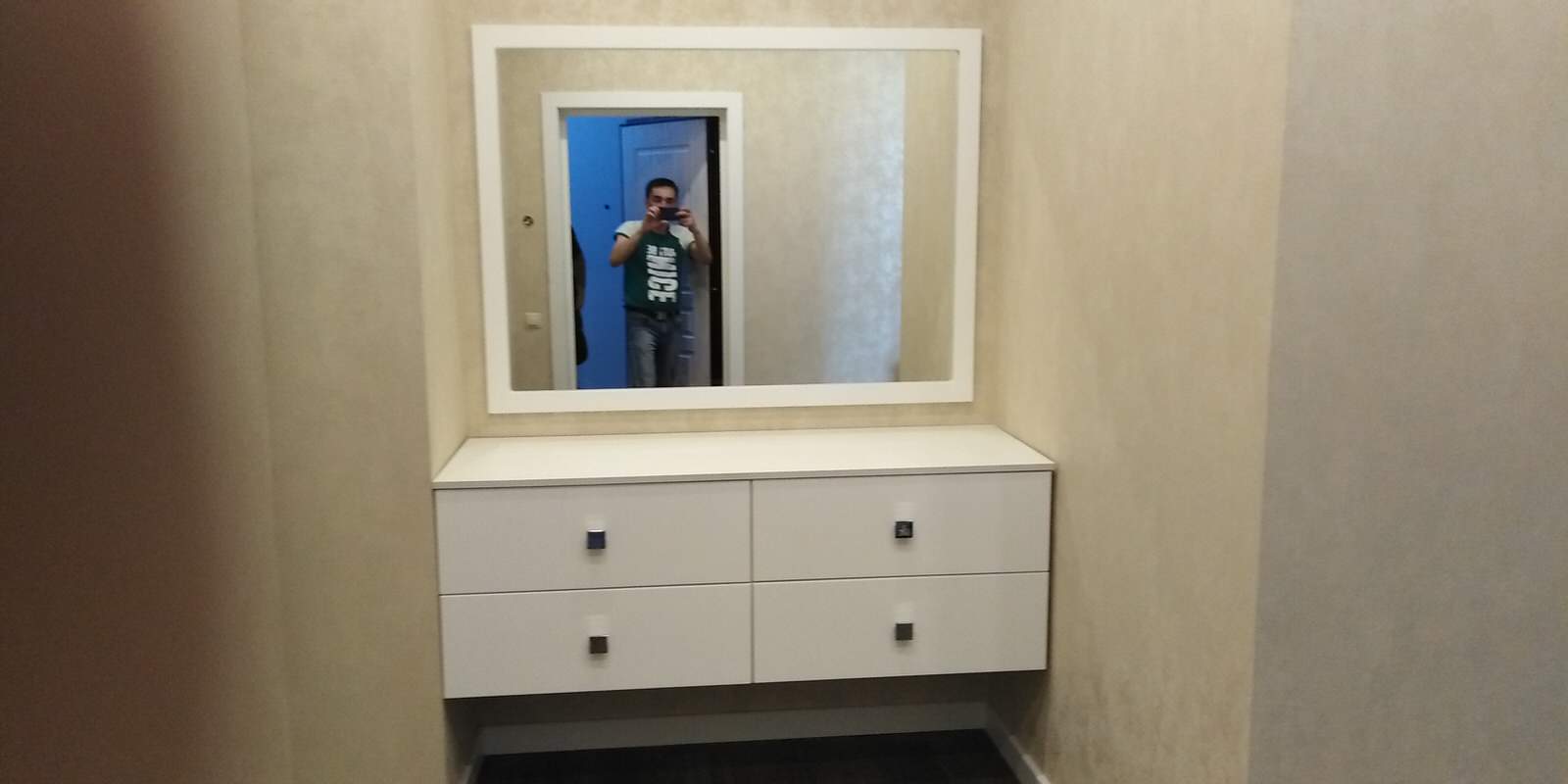 Обложка проекта: Подвесная тумба