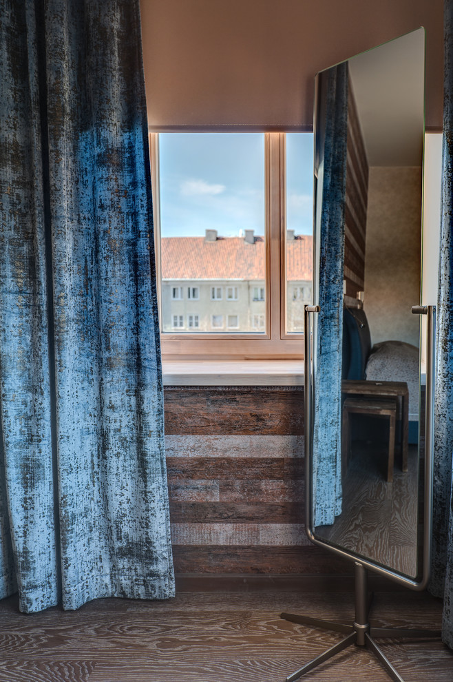 Яркий серый