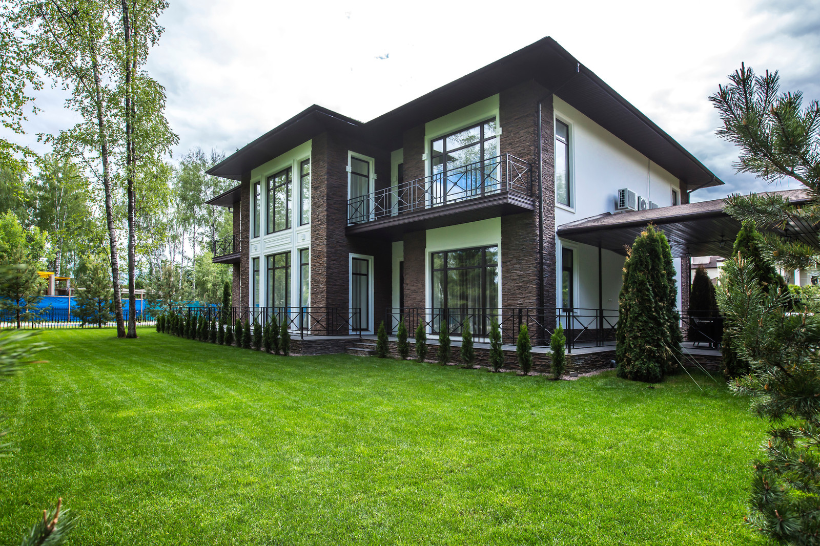 Дом в современном стиле