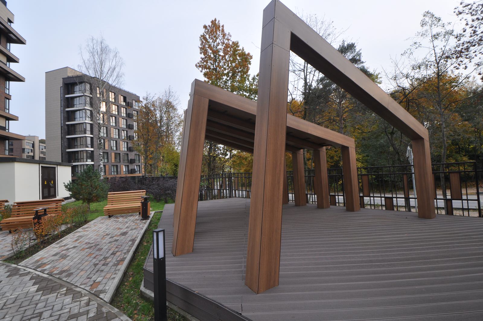 БЕСЕДКА. ЖК ОЛИМПИЙСКАЯ ДЕРЕВНЯ. НОВОГОРСК