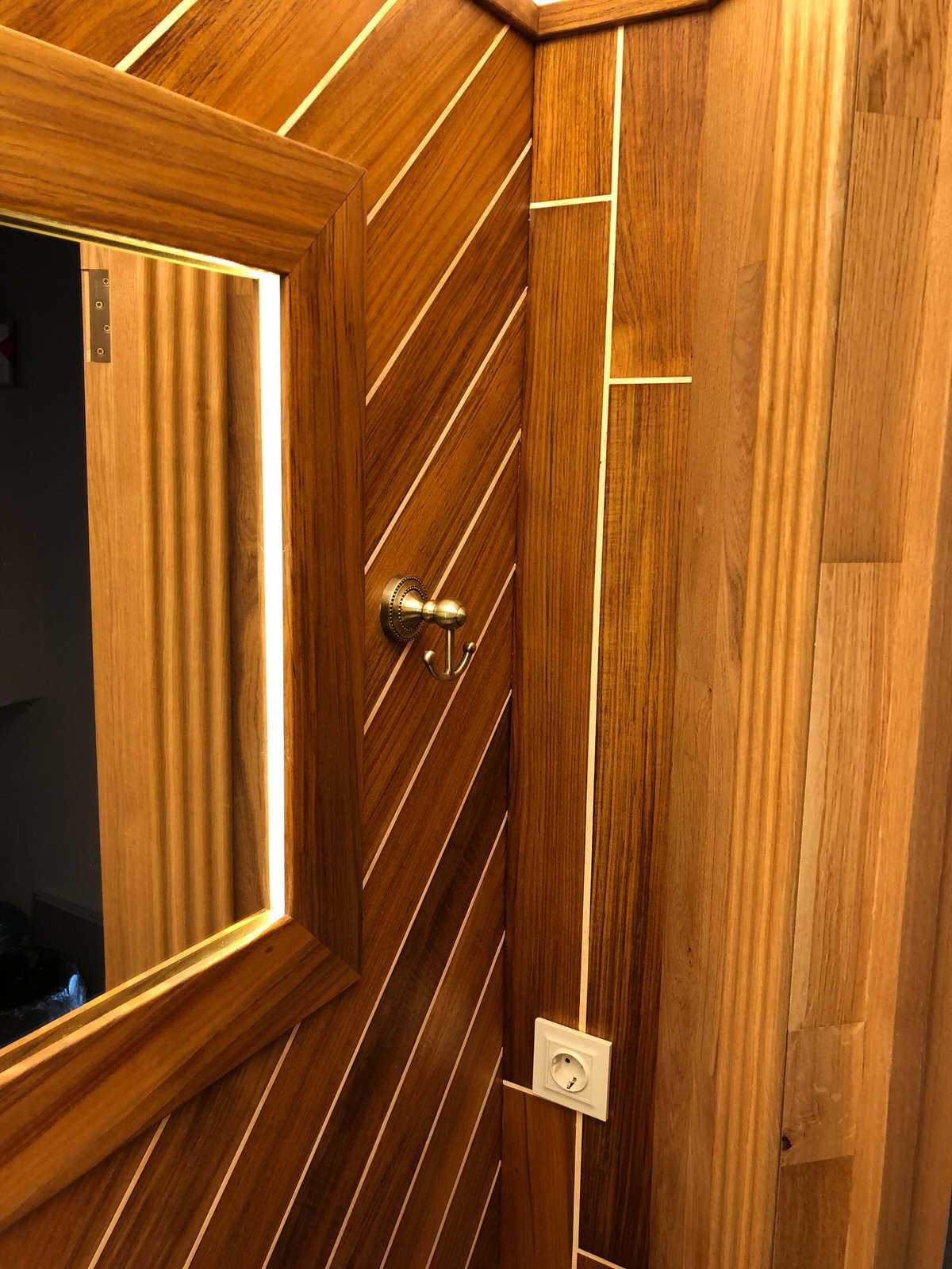 Шоурум Салон ВЕРНИСАЖ Паркет