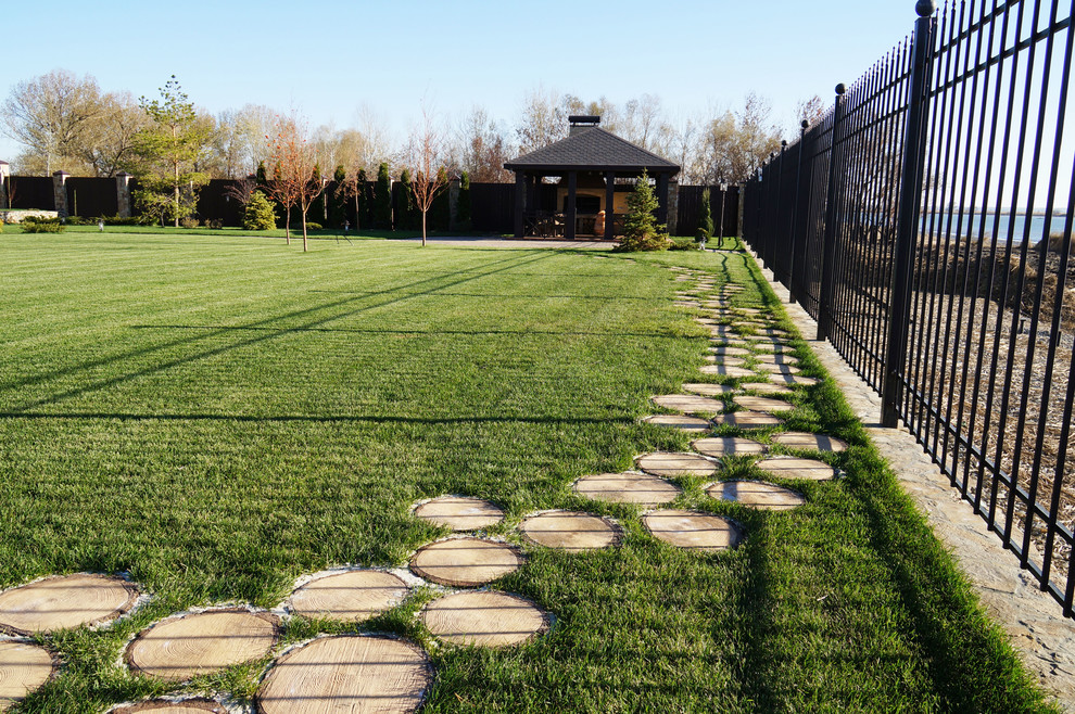 Интерьер загородного дома и ландшафт