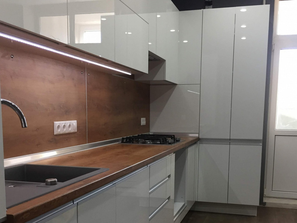 Кухня минимальзм