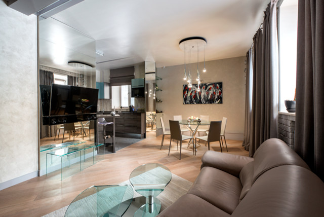 Серая зеркальная квартира