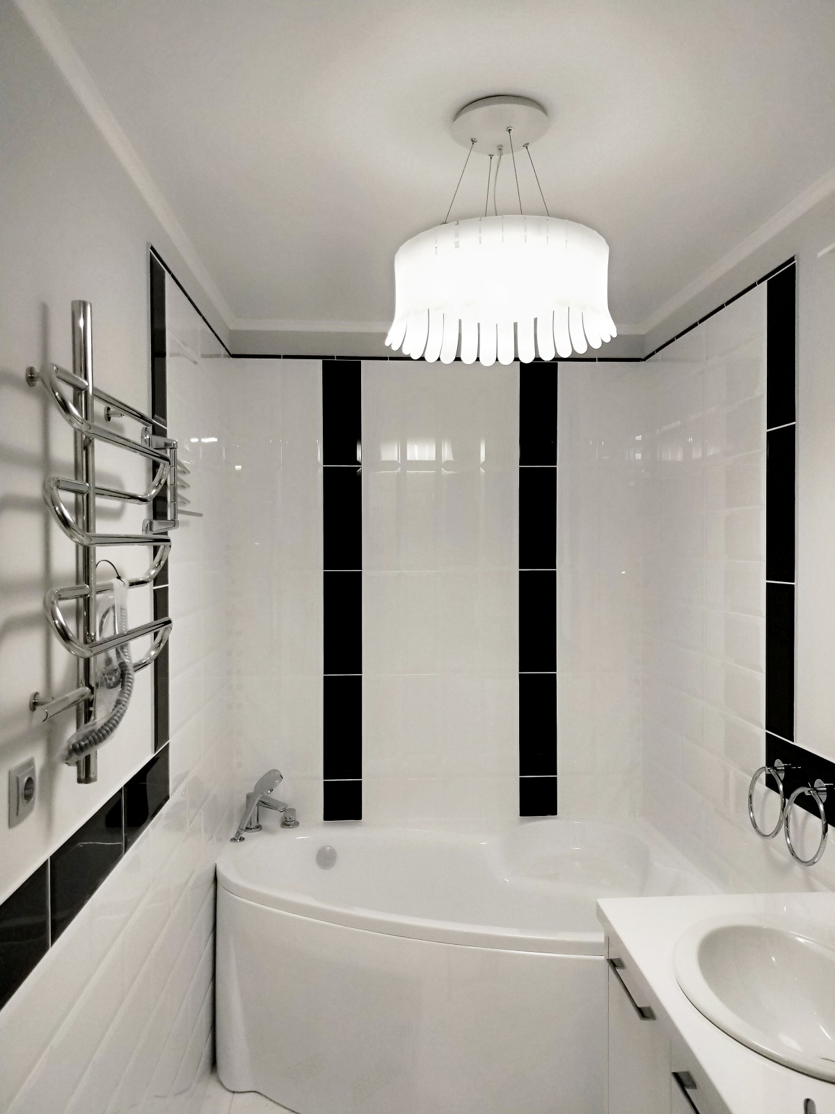 Графичная ванная комната