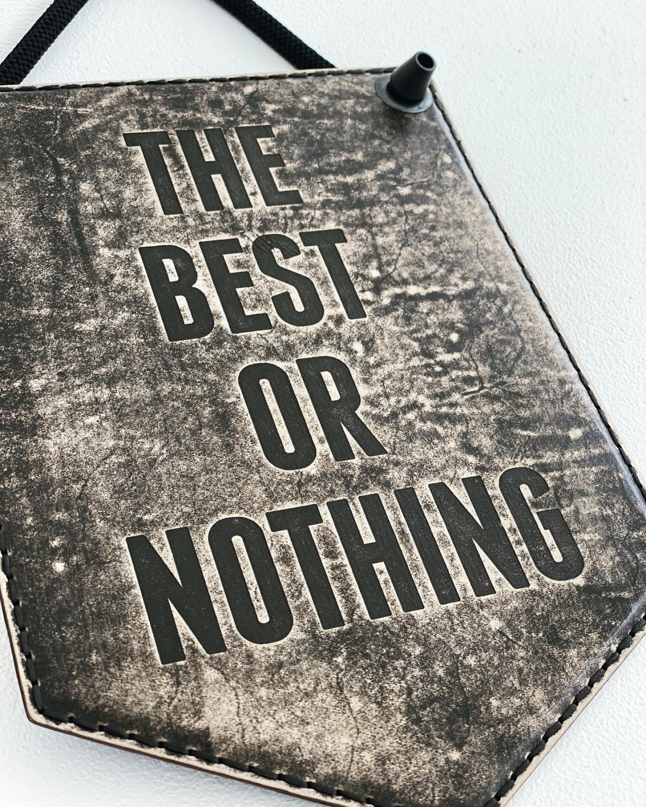 Обложка проекта: Вымпел из натуральной кожи