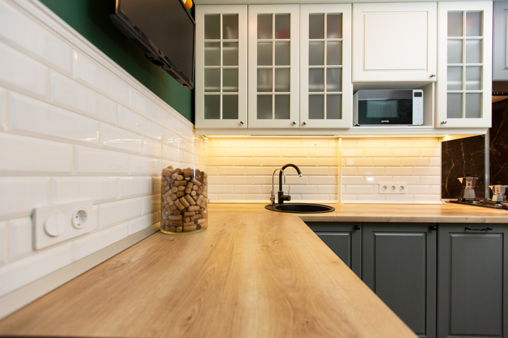 Кухня строгих форм для мужчины хирурга