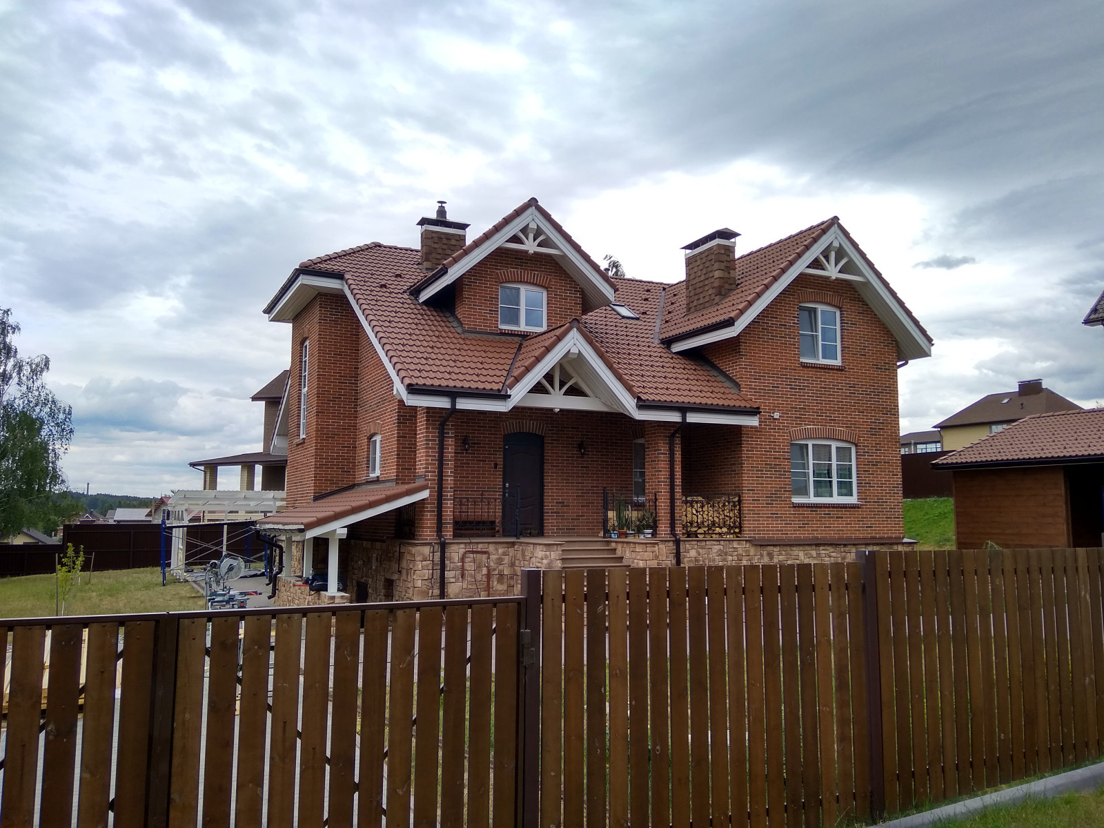 Дом в английском стиле пос. Новопокровское