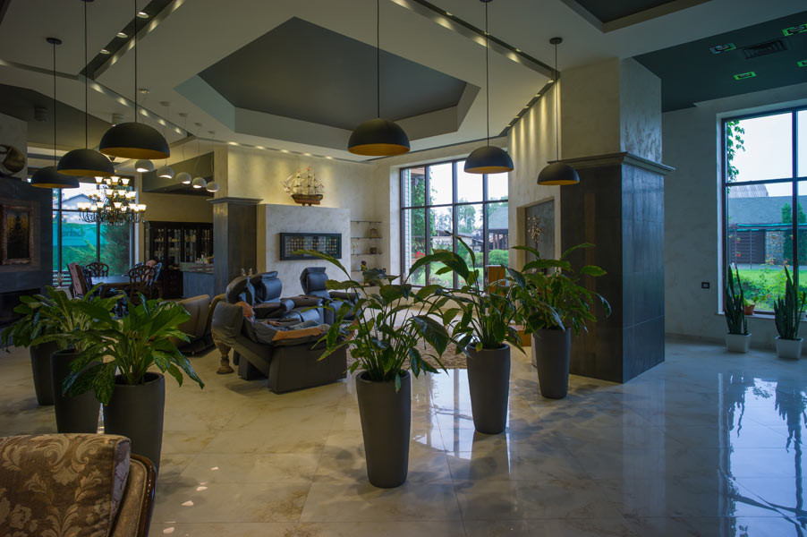 Дом с водопадом