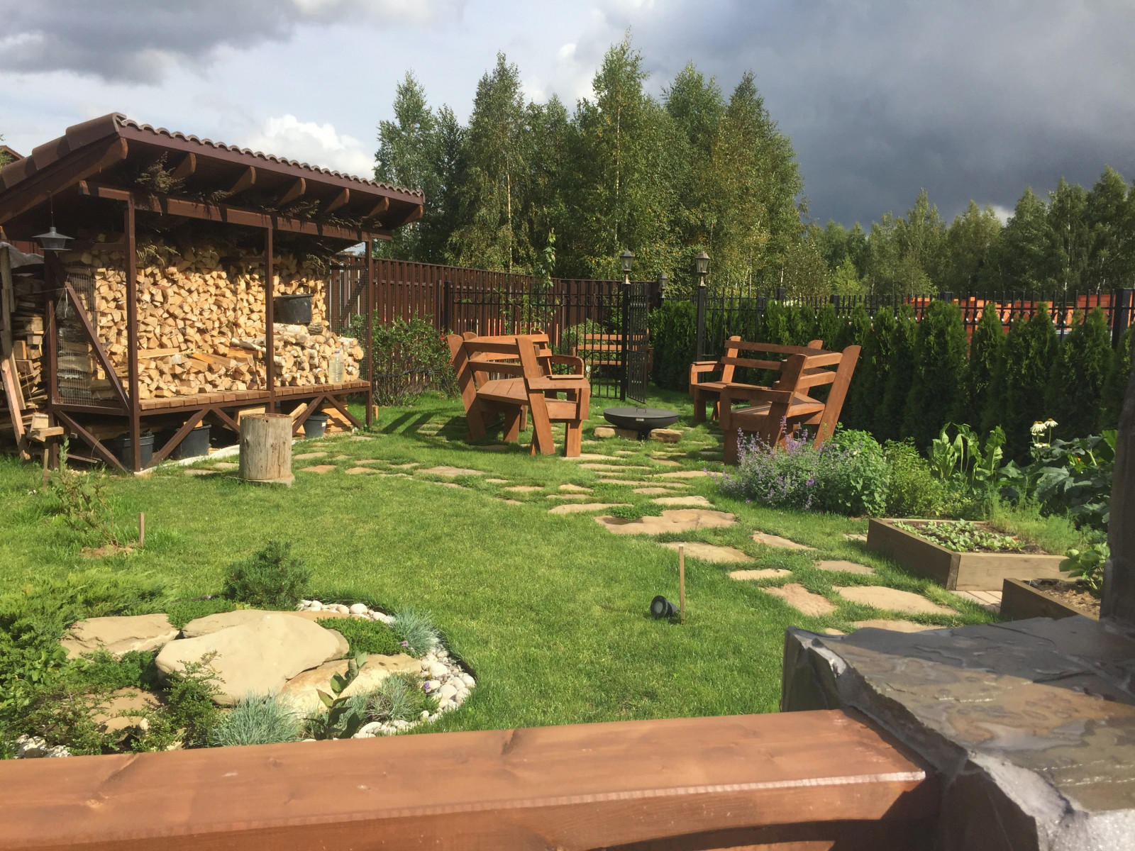 Ландшафтный дизайн участка треугольной формы