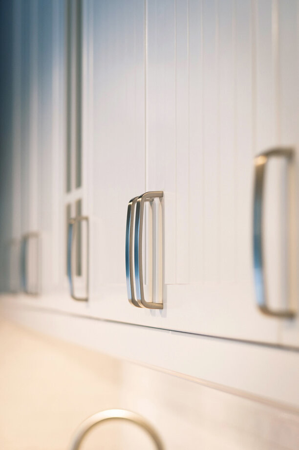 Дизайн интерьера кухни в деревянном доме