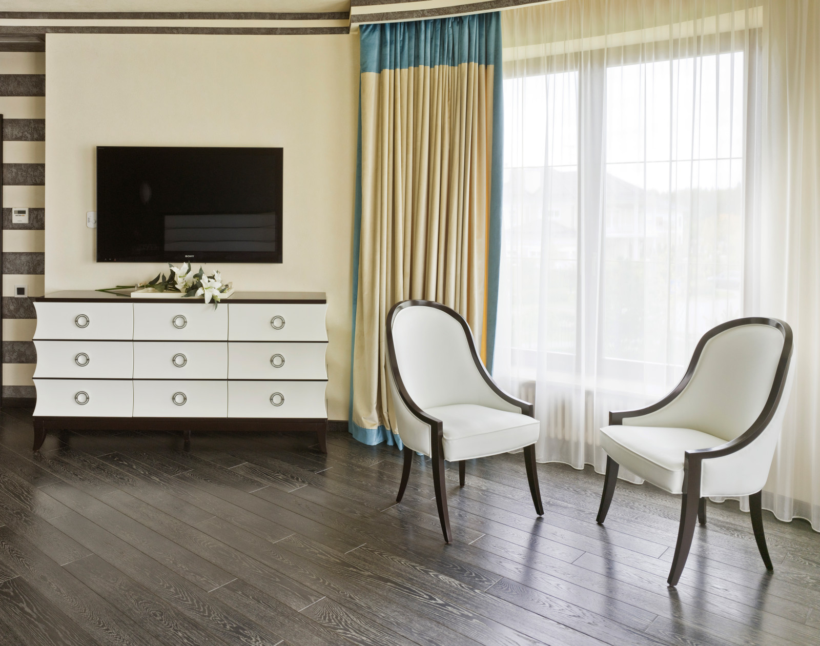 the mansion is 600m2