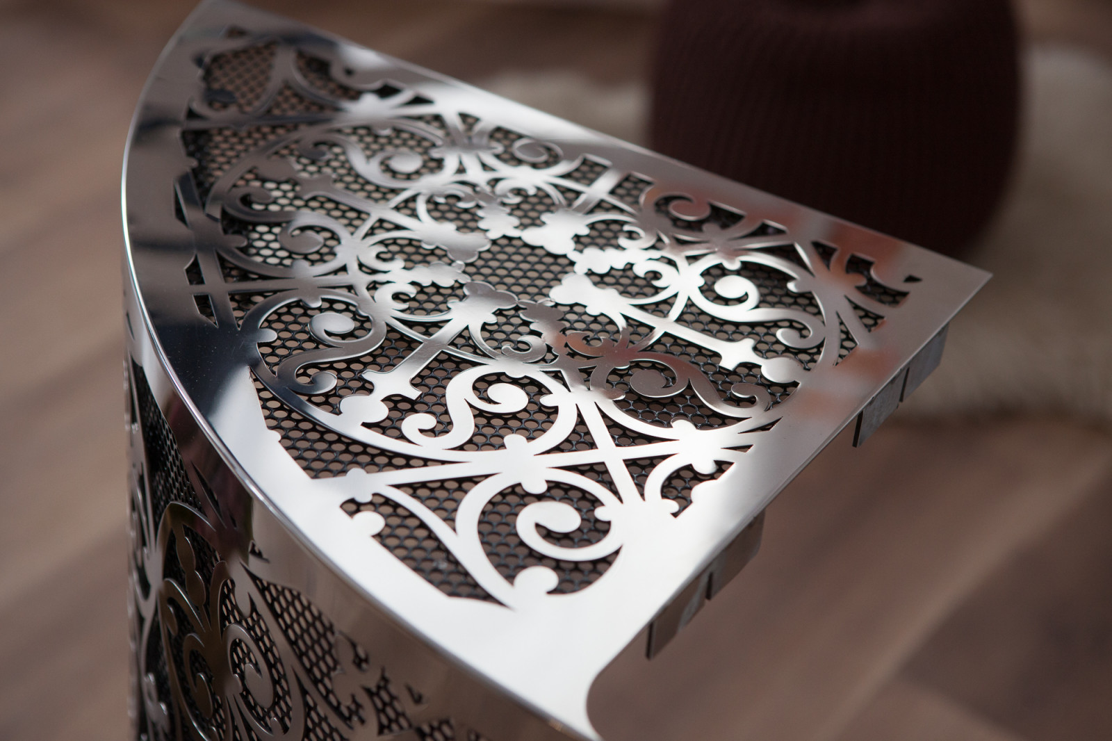 Угловая полка для ванной комнаты