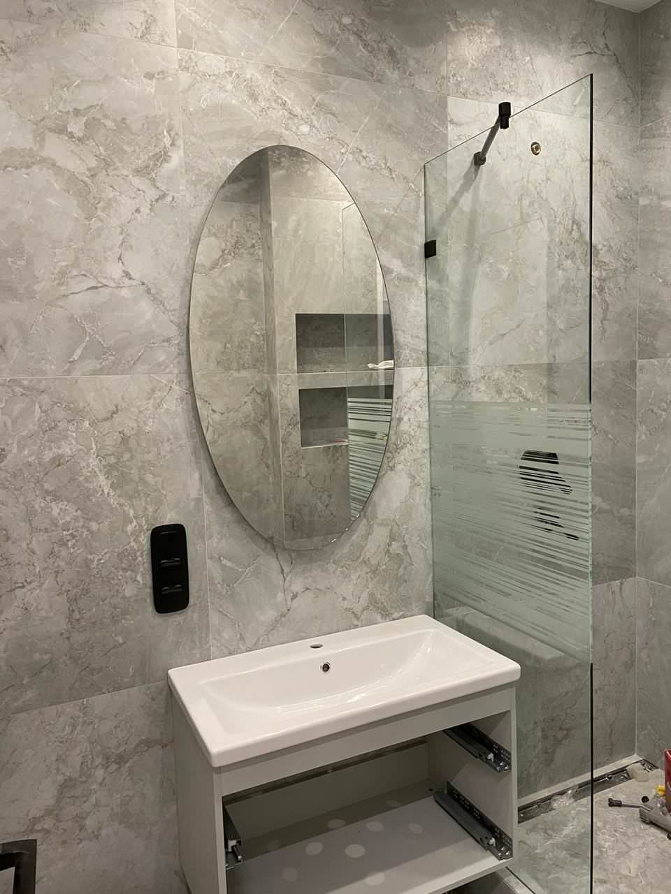 Зеркало овальное в ванную.