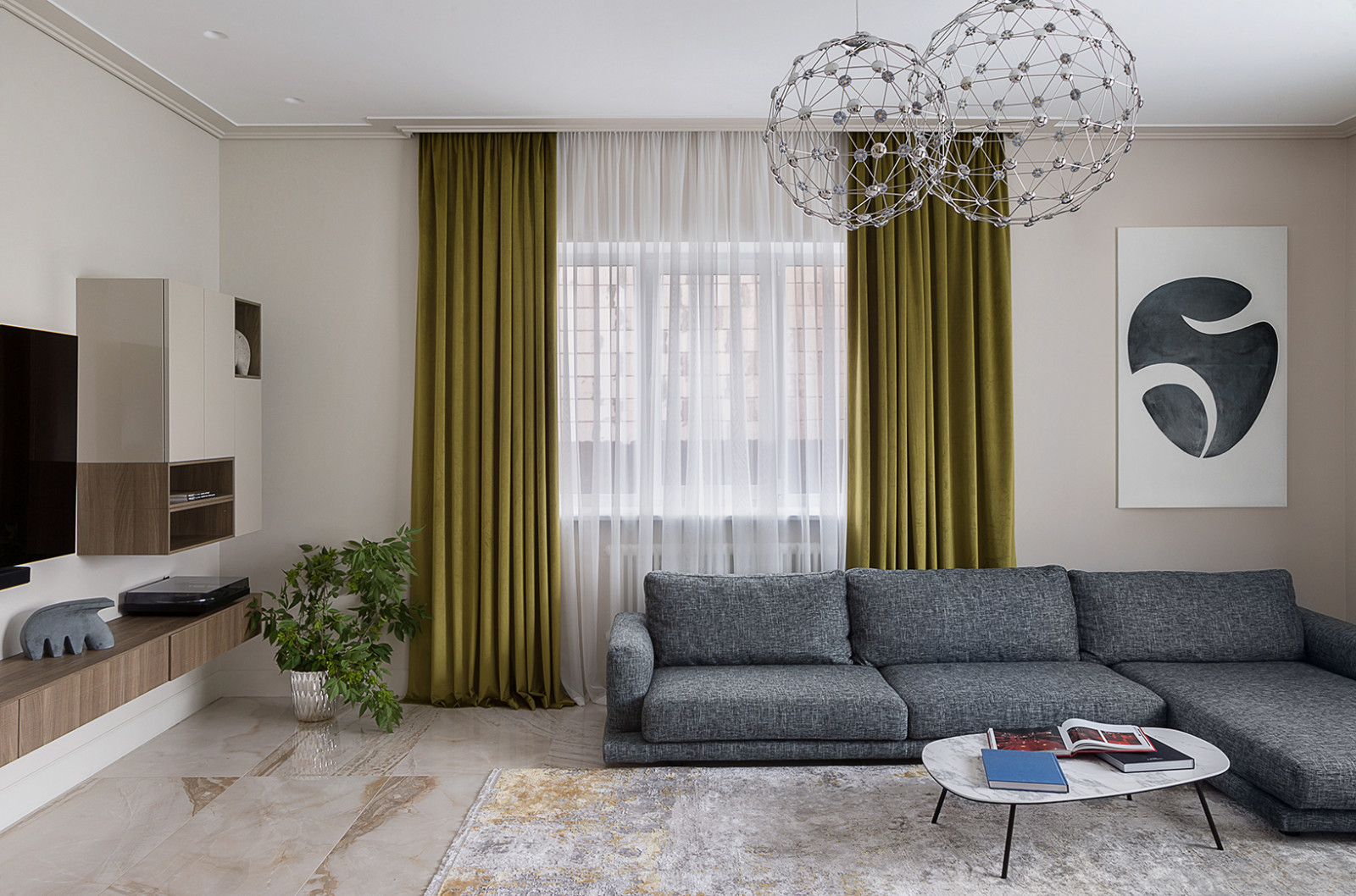 Дом семьи с двумя детьми