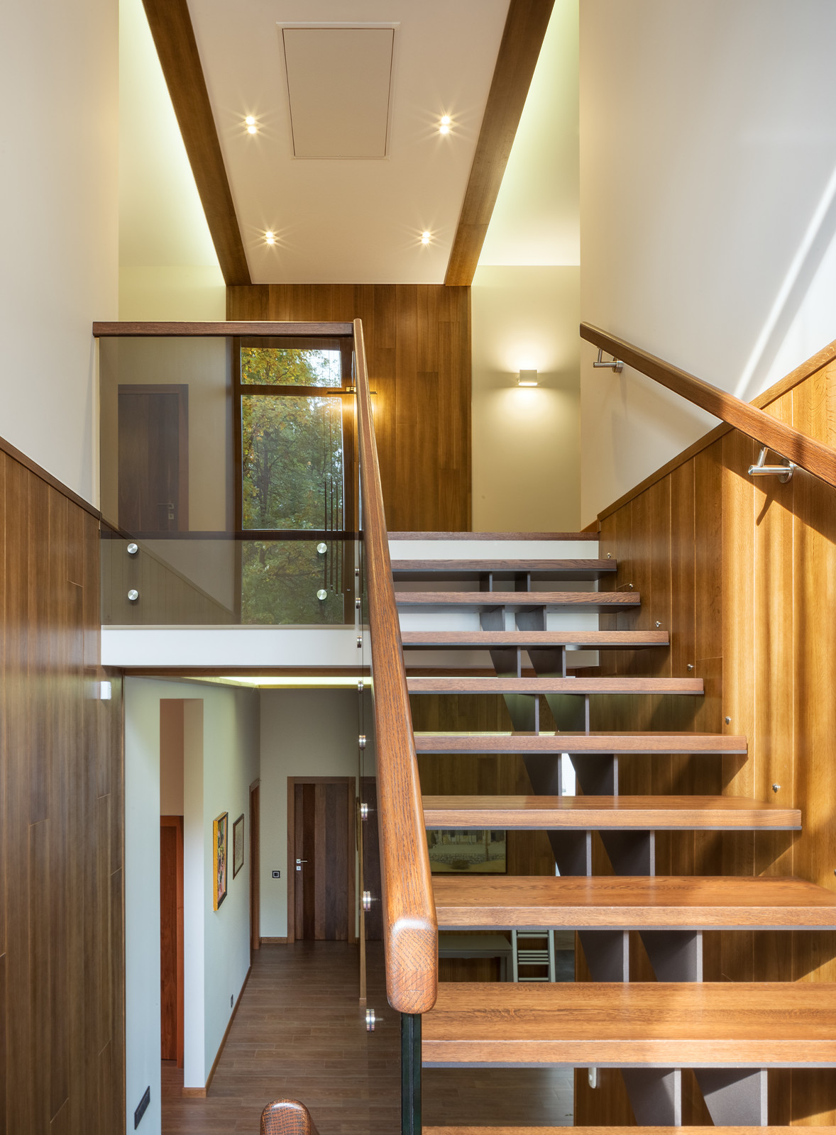 Лестница и загородного дома Ла Променад 2