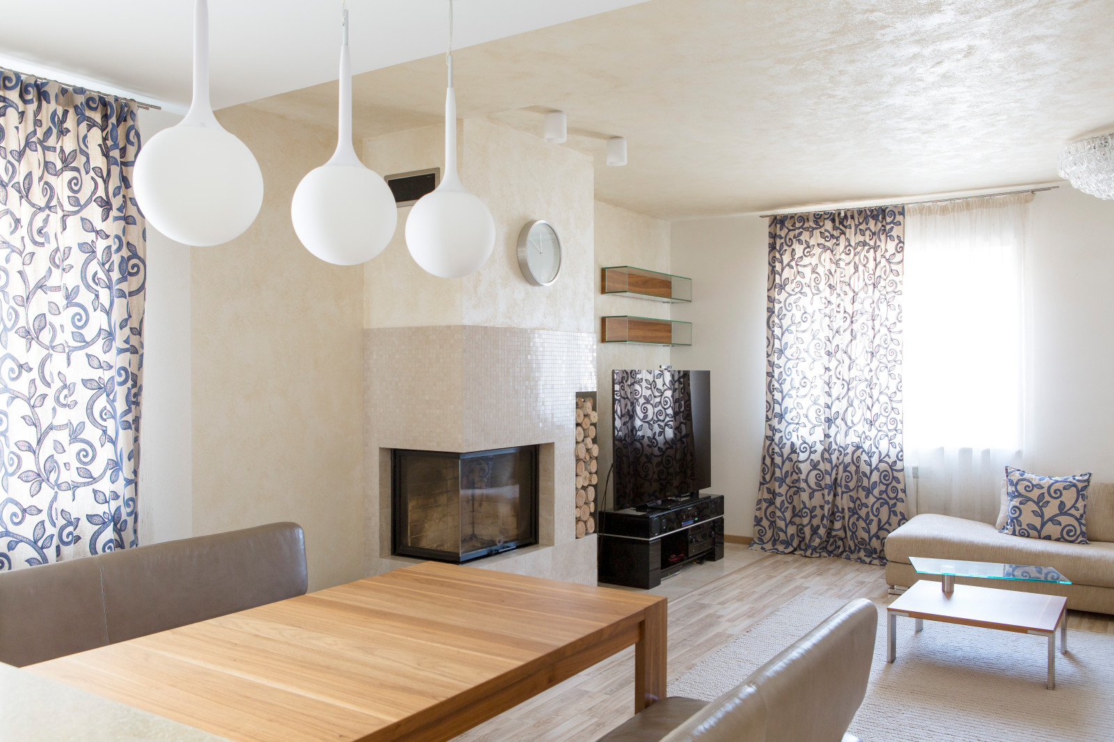 Гостиная, Шорохи природы, дом в Комарово, Тюмень, 200 м