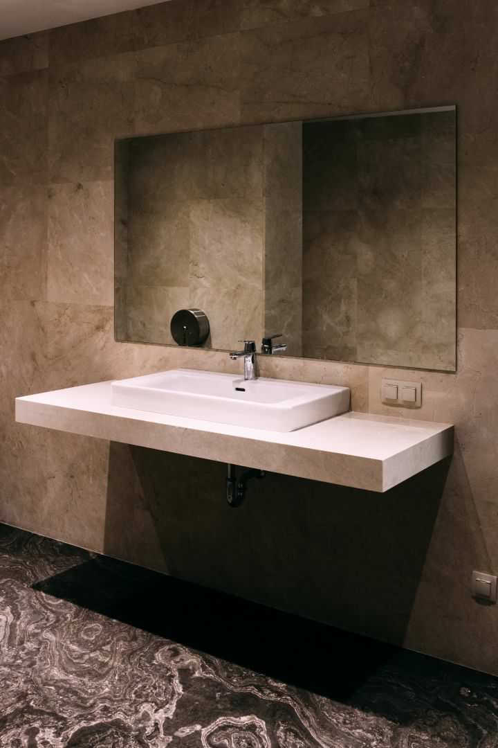 Санузел главного инженера в бизнес центре класса А+