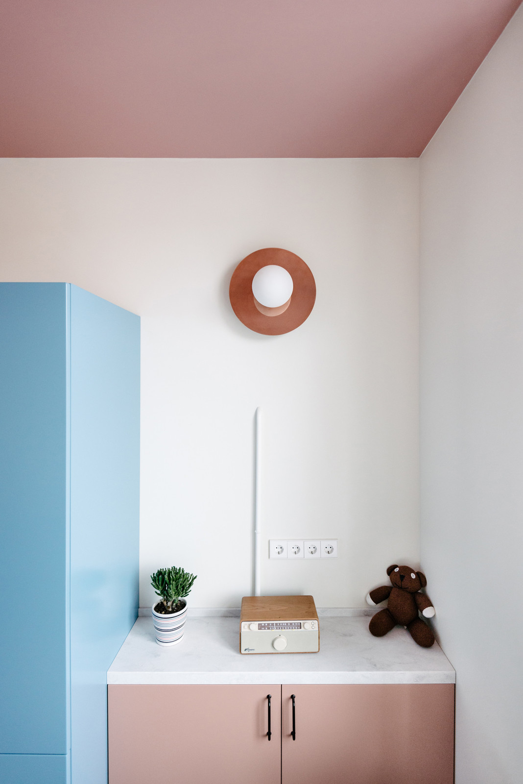 Красочная кухня в скандинавском стиле. Модель Jazz. Автор Борис Денисюк