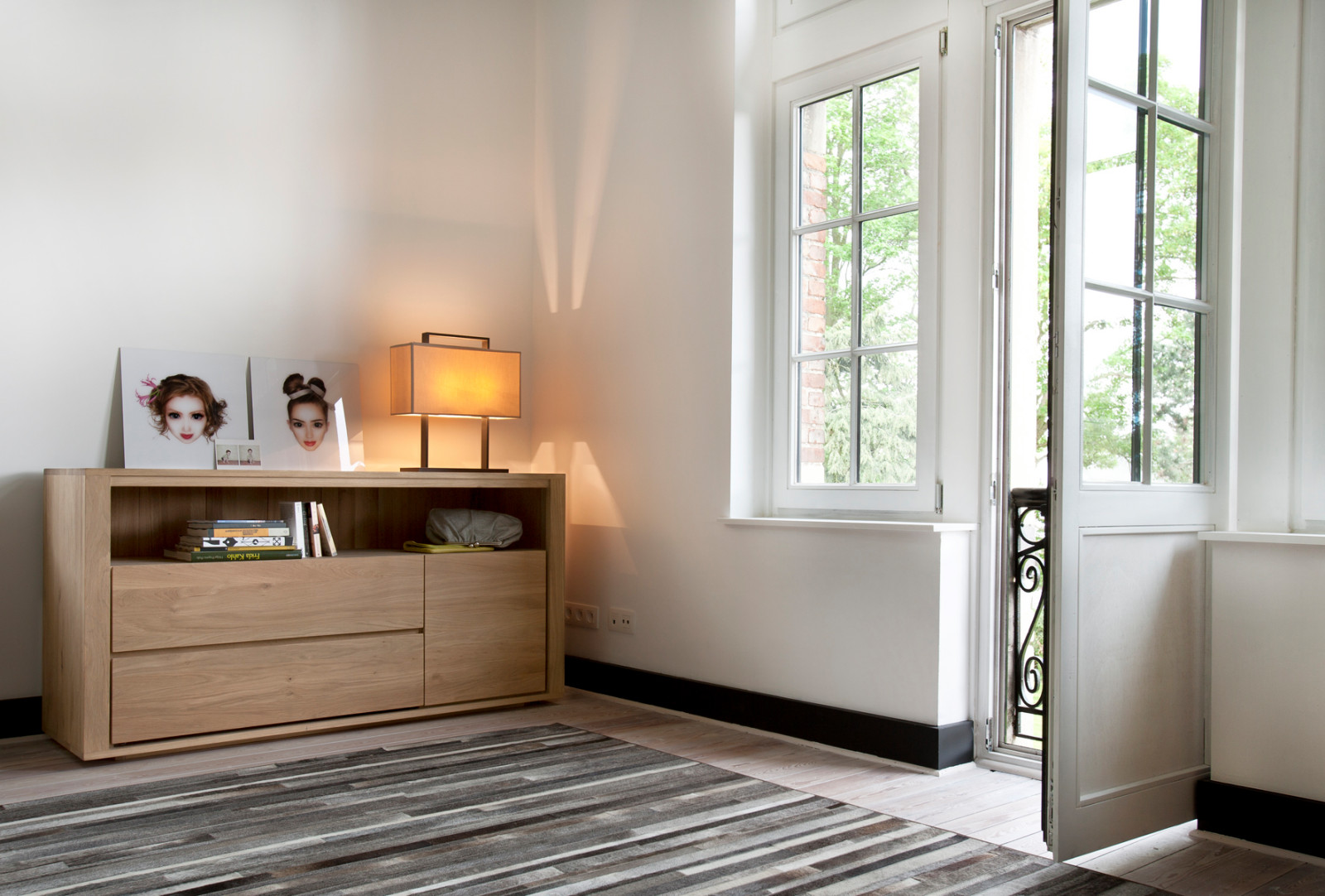 Ethnicraft - современная мебель из тика, дуба и ореха