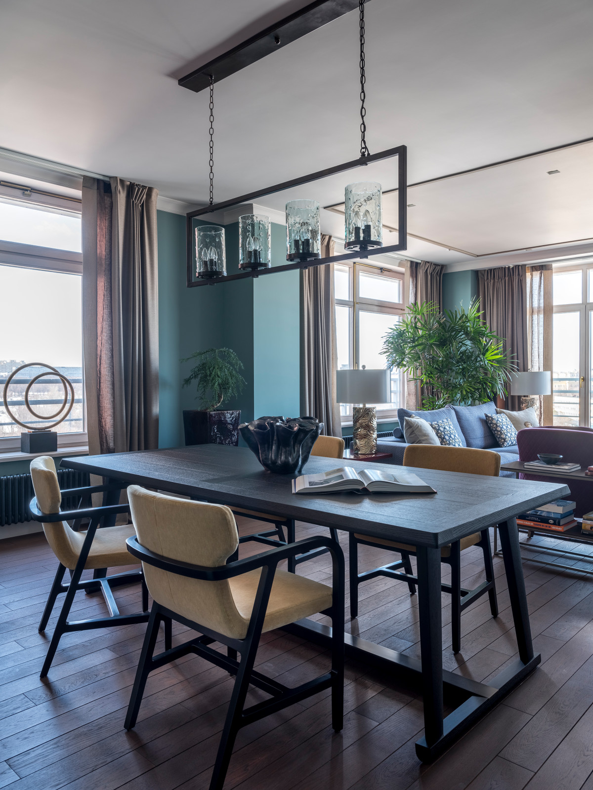 Interior with a view Интерьер с видом на МГУ