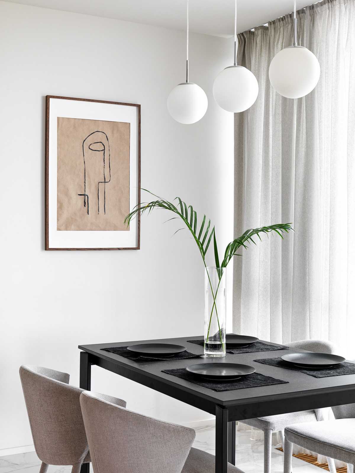 Seaside apartment with a sence of air