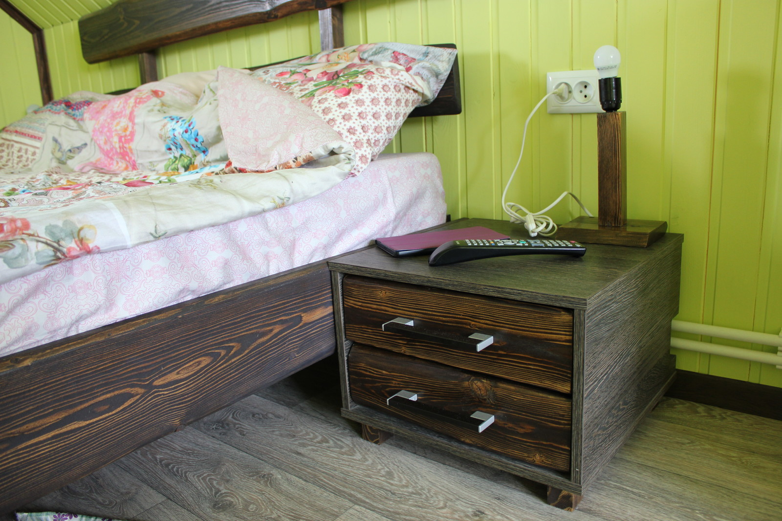 Мебель из дерева