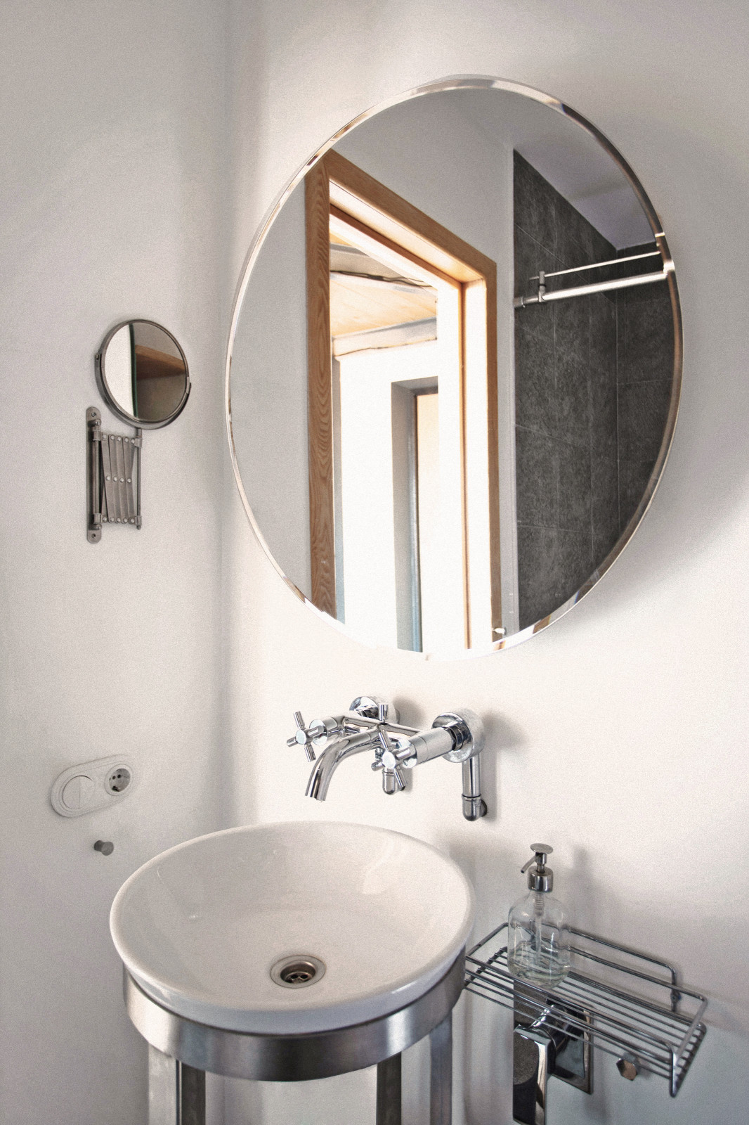 Contemporary loft - 2 level studio