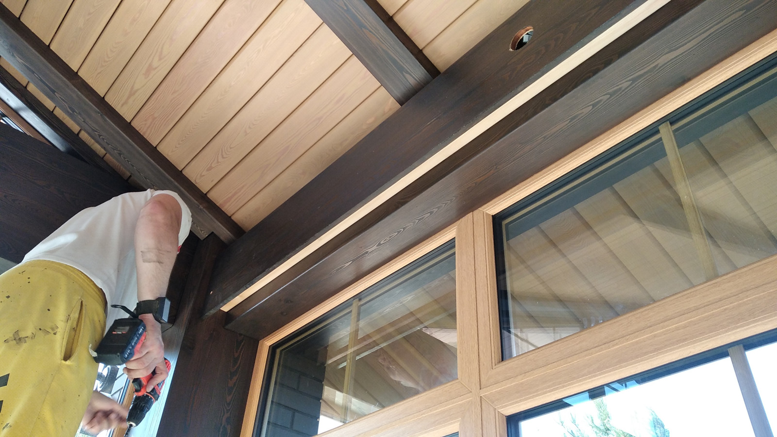 Отделка лиственницей загородного дома в КП «Можайское Море»