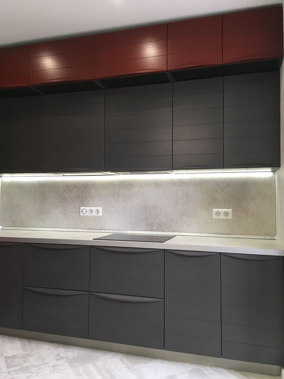 Угловая кухня в современном стиле