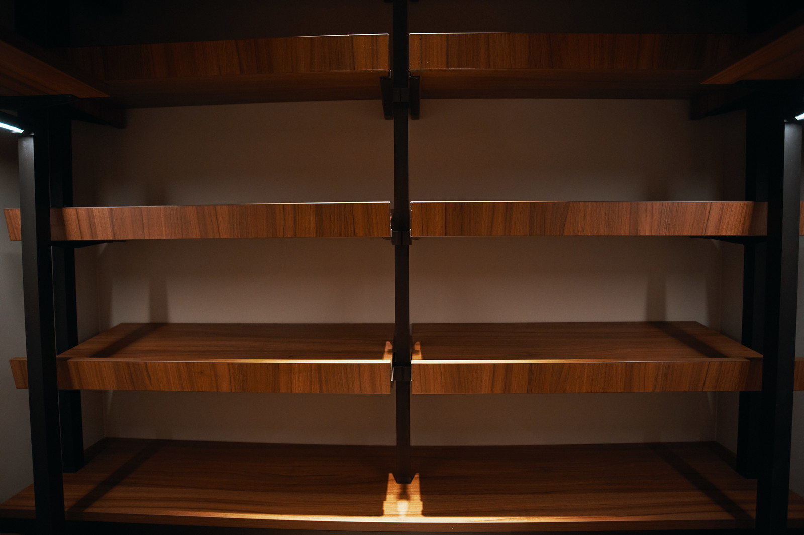 raumplus в интерьере квартиры на Минской, гардеробные UNO