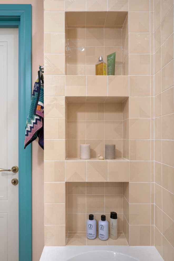 Двухкомнатная квартира с ярким дизайном 65 м2