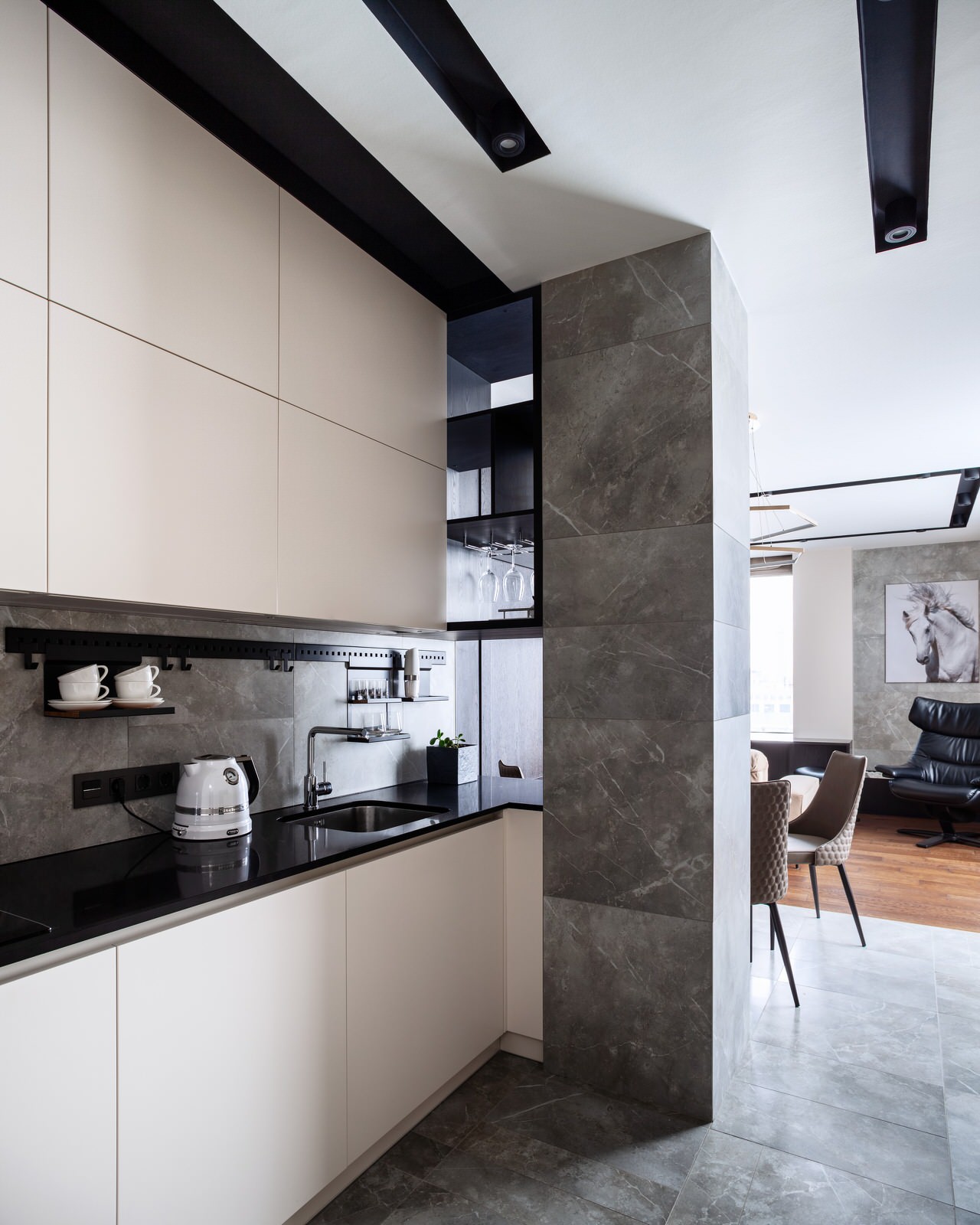 Интерьер квартиры R18-R19 в комплексе апартаментов Radius Central House