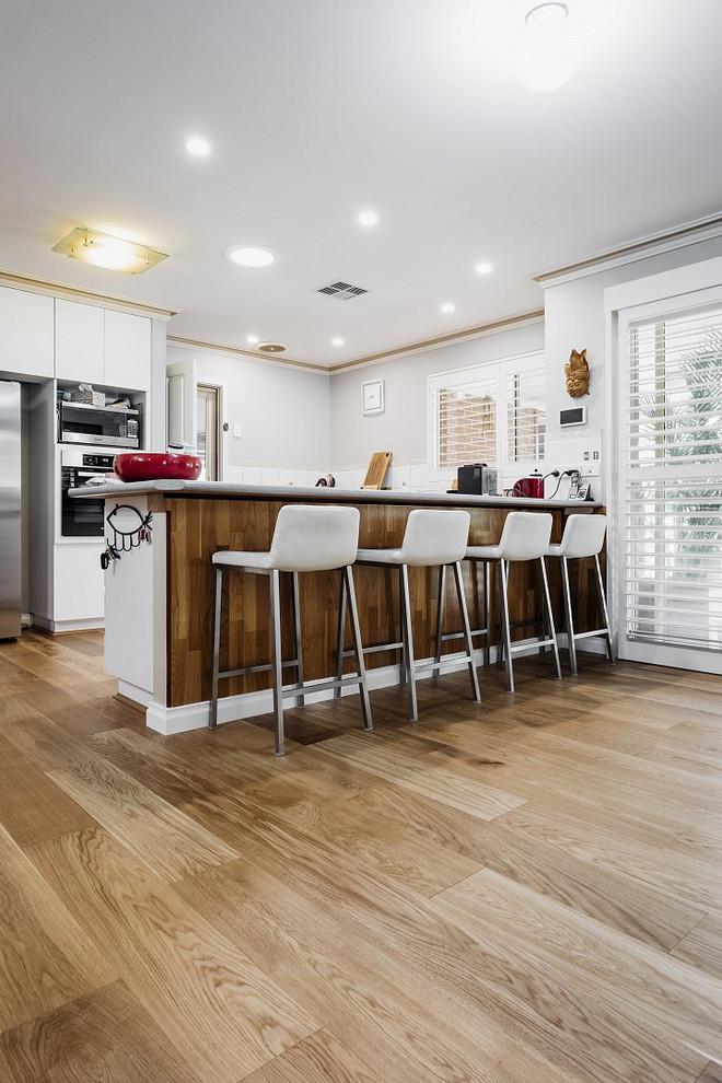 Просторная кухня-столовая