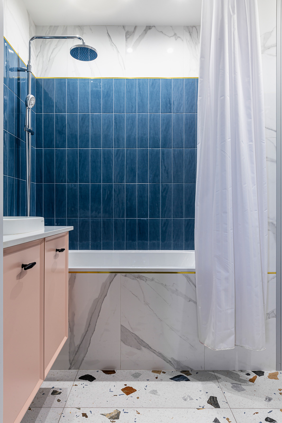 В сиреневых тонах (3-х комнатная квартира 66,7 м²)