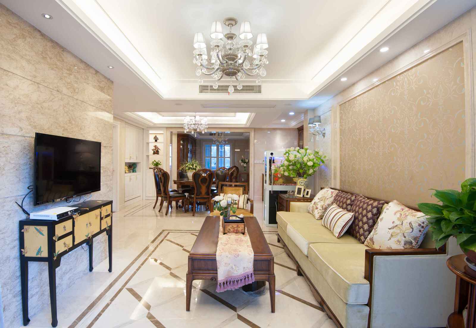 Художественная классика. Комоды с росписью.