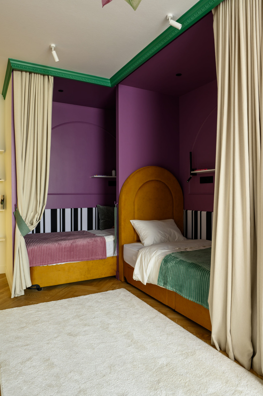 Квартирный вопрос - цветущая магнолия