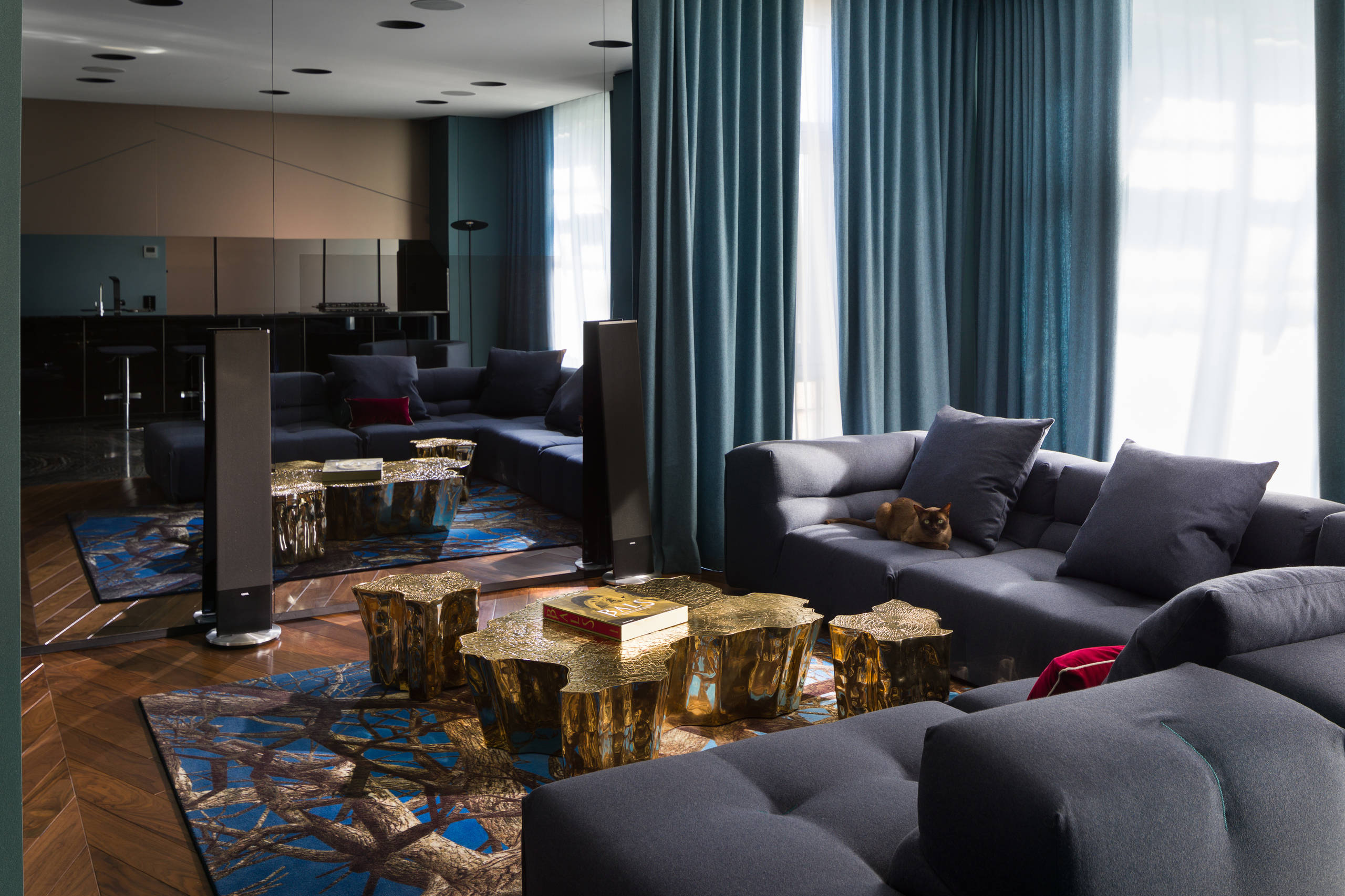 Houzz Украина: Квартира для семьи, которой наскучил бежевый