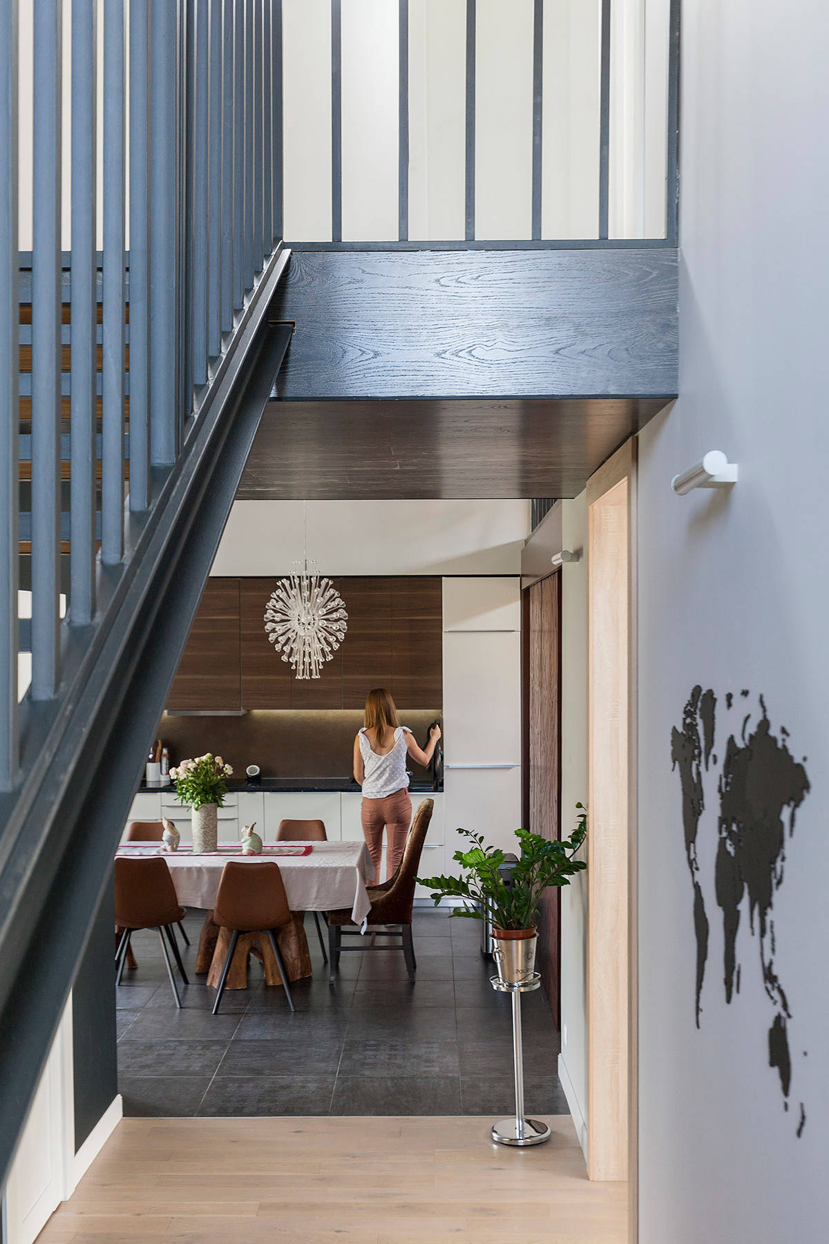 В гостях: Удивительный забор и черный-черный дом